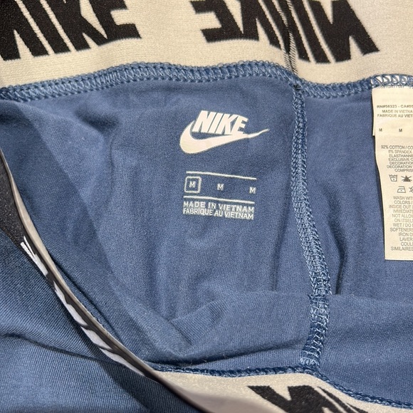 Nike women’s leggings - Picture 4 of 4